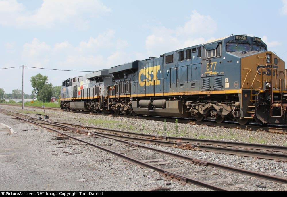 CSX 877 on I007